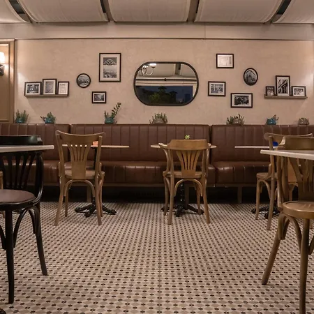 Niles Hotel